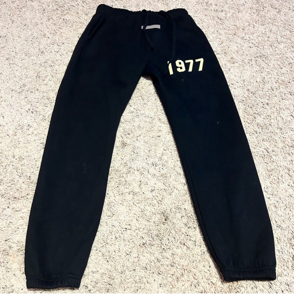 essentials Black Sweatpants with 1977 Print